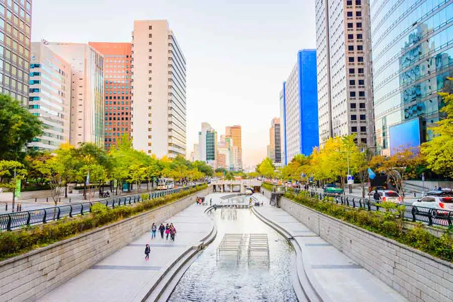 Rio Cheonggyecheon: Revitalização de rios em centros urbanos